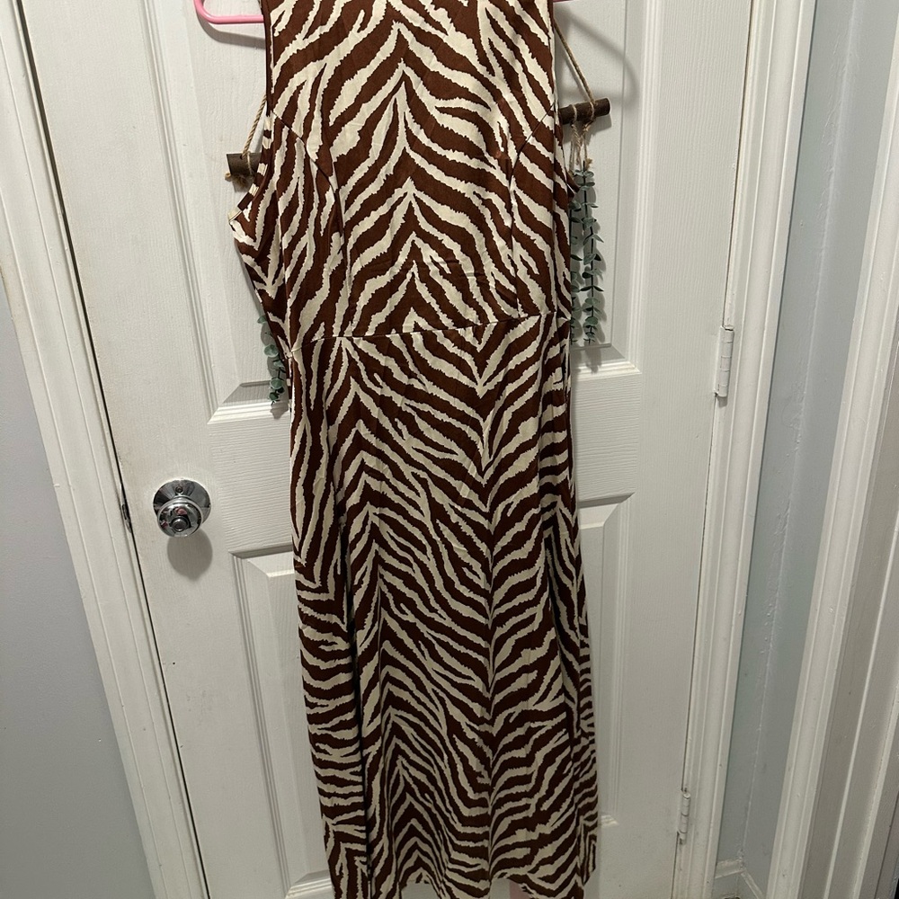 SHEIN Brown and White Halter Sheath Midi Dress